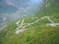 Mountain_road_to_Lysebotn